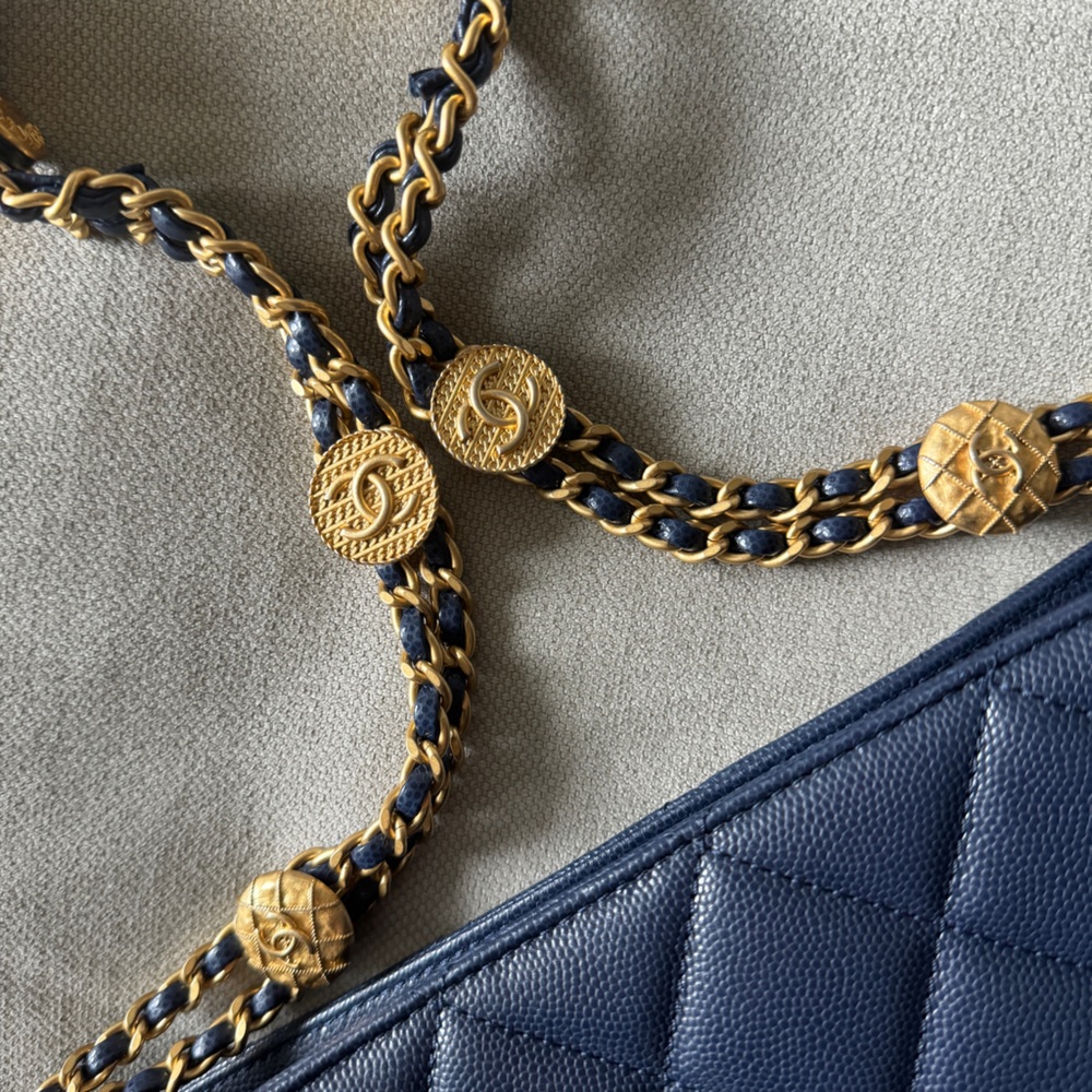 ⭐️CHANEL⭐️22A Twist Your Button Caviar Leather Hobo Shoulder Bag - Picture 11 of 16